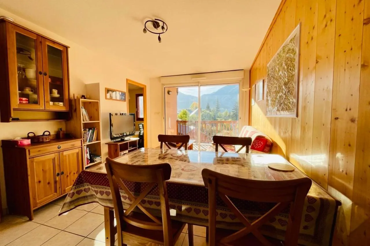 Apartment Nice Cosy Apt With Balcony In Briancon